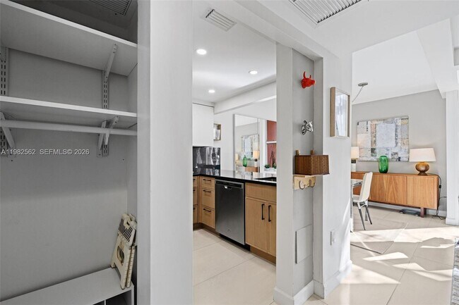 Building Photo - 2801 Florida Ave