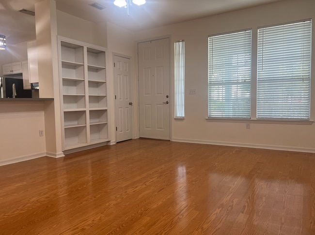 Building Photo - 3 BR 2 BA Home - Charleston Park In Fletcher's Mill