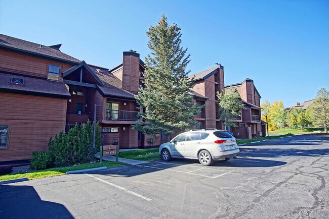 Building Photo - 2015 Walton Creek Rd