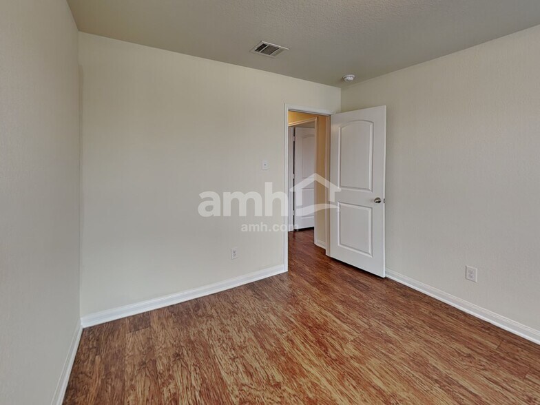 Building Photo - 19800 Andrew Johnson Dr