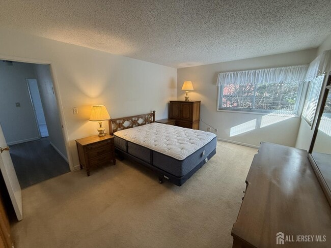 Building Photo - 10 Tyndall Rd