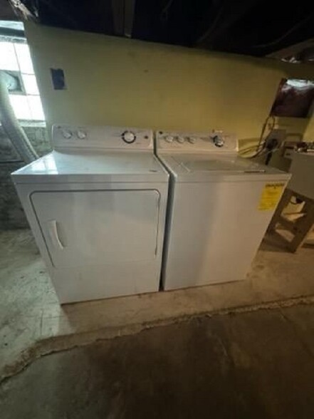 washer and dryer - 3706 Mintwood St