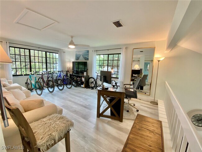 Building Photo - 871 Meadowland Dr