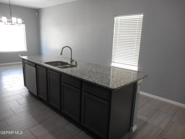 Building Photo - 12867 Ivelet Ct
