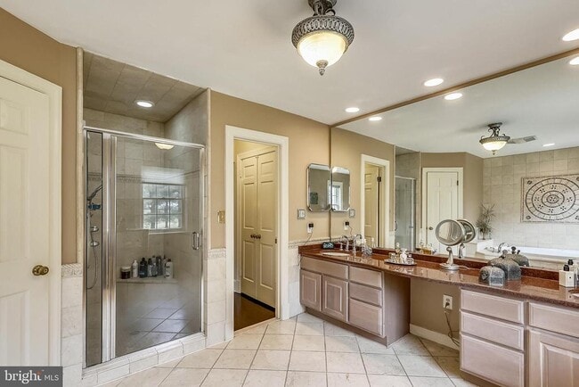 Building Photo - 10605 River Oaks Ln
