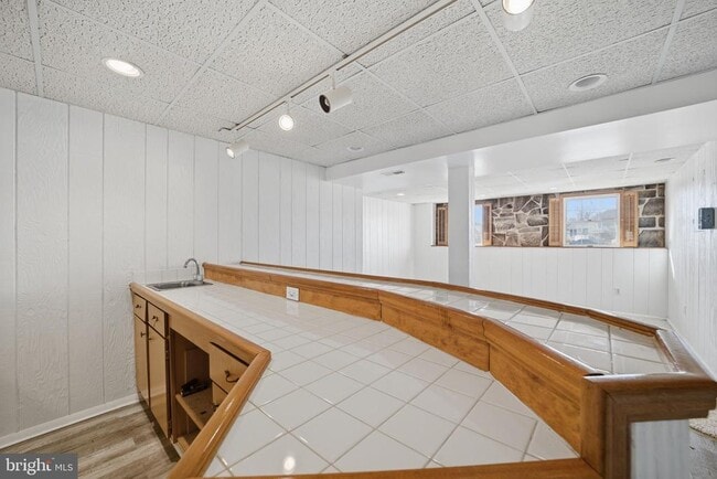 Building Photo - 26 Dover Ln