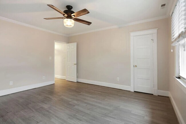 Building Photo - 1712 West Virginia Ave NE