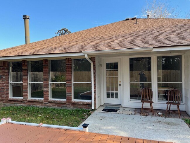 Building Photo - 4219 Hermitage Hollow Ln