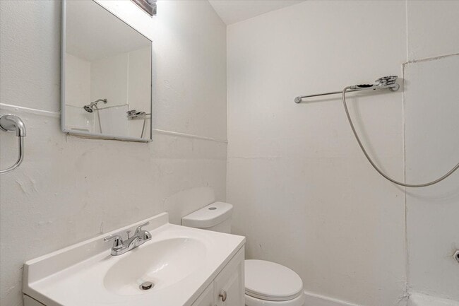 Building Photo - 1615 Heather St