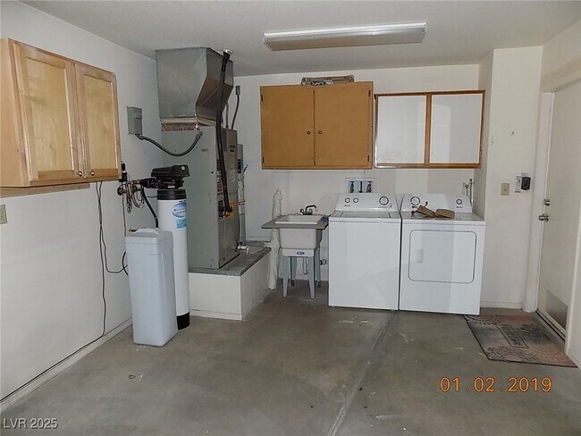 Building Photo - 9405 Slate Dr