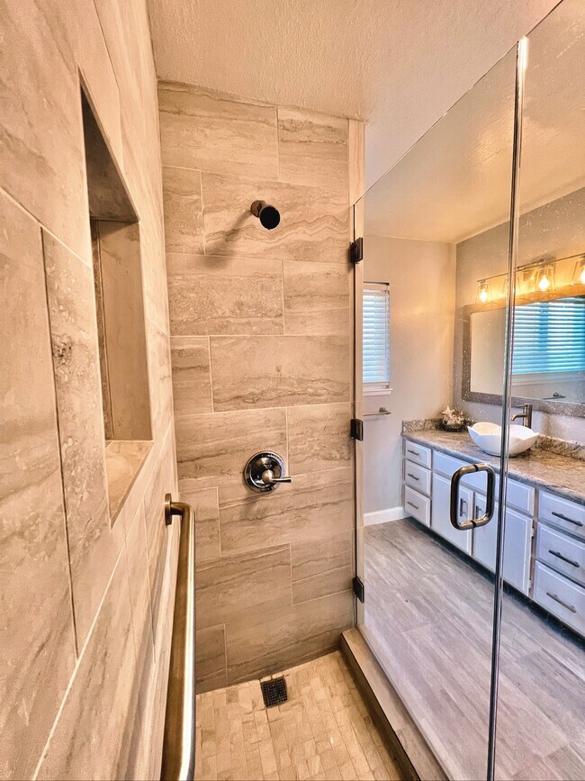 Building Photo - 1990 Dolphin Dr