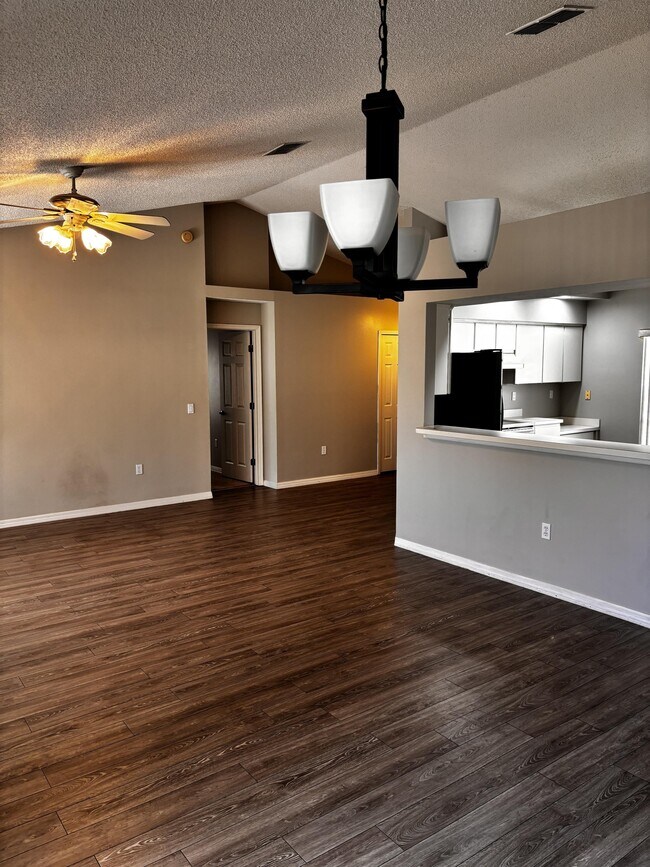 Building Photo - 5220 W Mountainview Cir