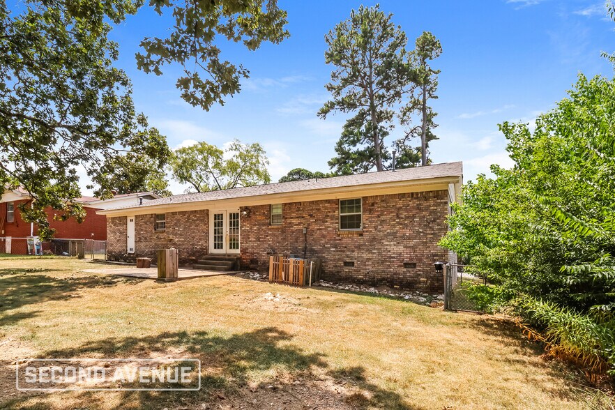 Building Photo - 8110 Alvin Ln