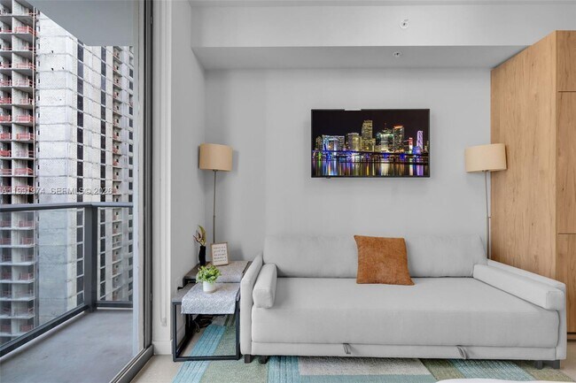 Building Photo - 11 NE 6th St