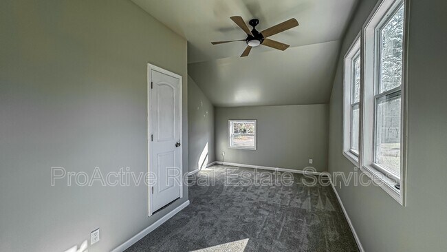 Building Photo - 5100 Shenstone Dr