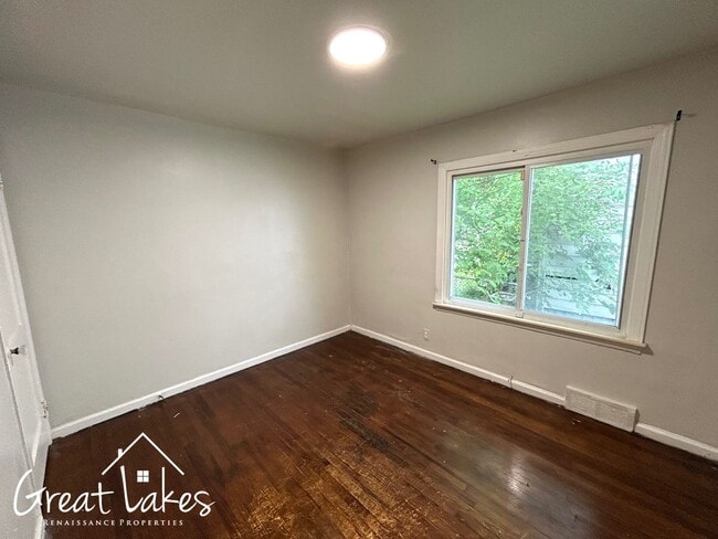Building Photo - Charming 2 Bedroom 1 Bathroom now available for rent