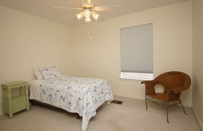 Building Photo - Townhome in Bluewater Bay
