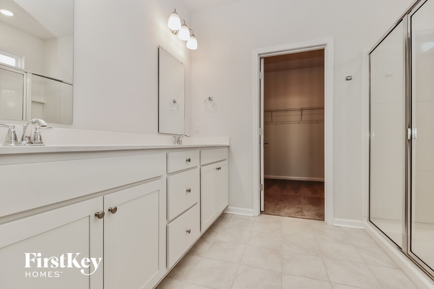 Building Photo - 407 Bering Ln