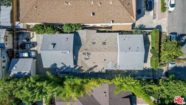 Building Photo - 4848 Oakwood Ave