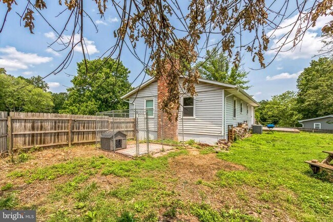 Building Photo - 311 Oakridge Dr