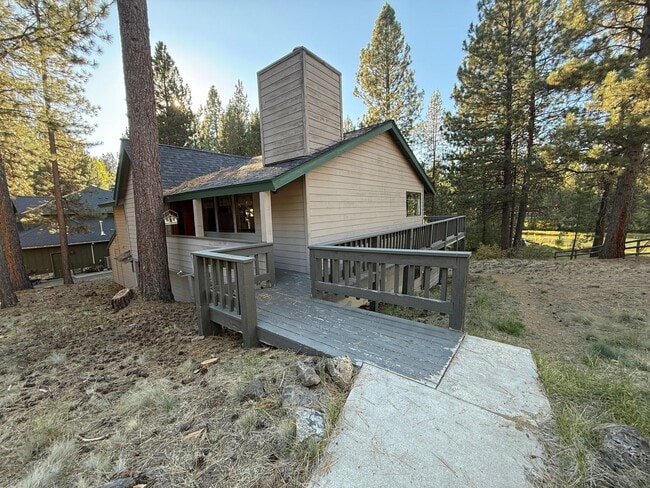 Building Photo - Furnished Riverfront Cabin on the Spring River – 4 Bedrooms, 3 Bathrooms 2,300 sq. ft. | Fully Fu...