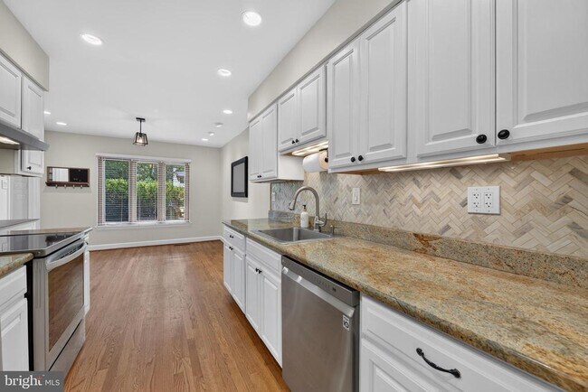 Building Photo - 2031 Sarazen Pl