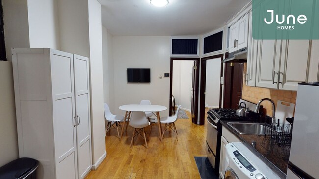 Building Photo - Full room in 3-bed/1.0-bath Home