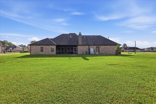 Building Photo - 160 Colonial Estates Dr