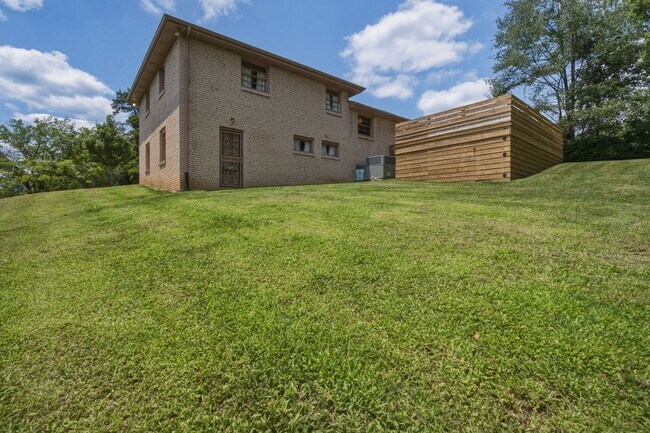 Building Photo - 5028 Danby Dr