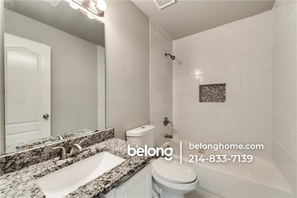 Building Photo - 901 Plumeria Dr