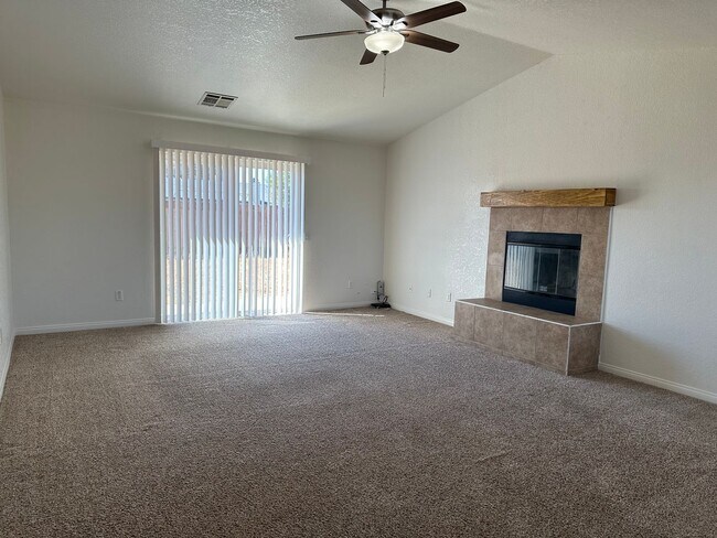 Building Photo - COMING SOON! 3+2+ Bonus Room with attached garage