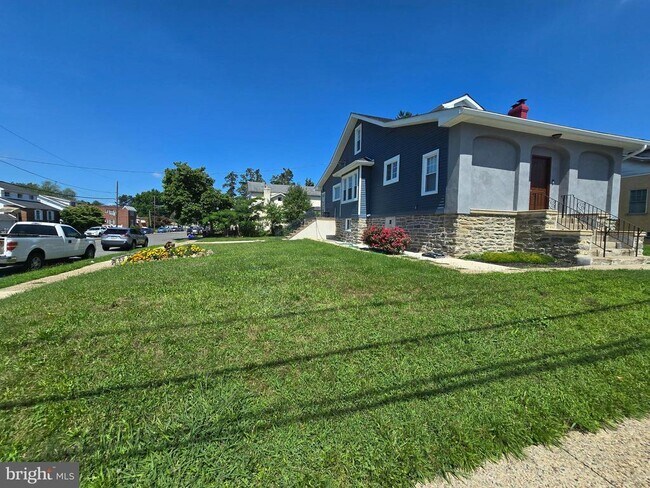 Building Photo - 7800-2 Verree Rd
