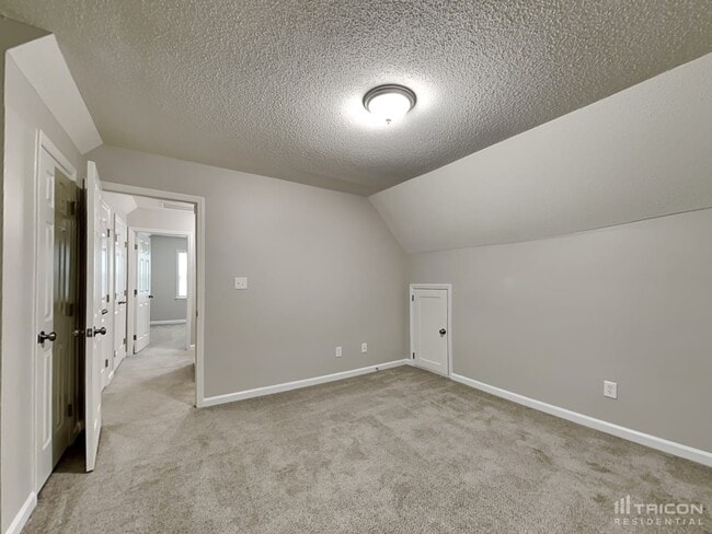 Building Photo - 612 Kankakee Ct