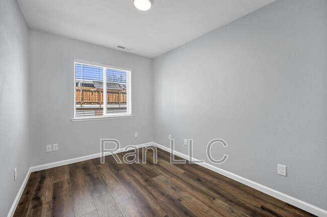 Building Photo - 229 W Pueblo St