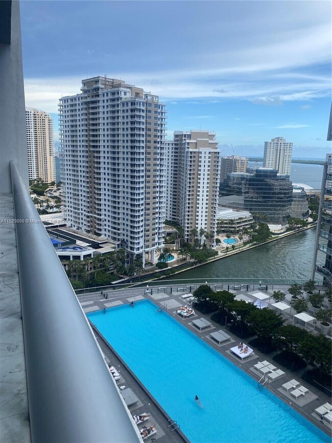 Building Photo - 475 Brickell Ave