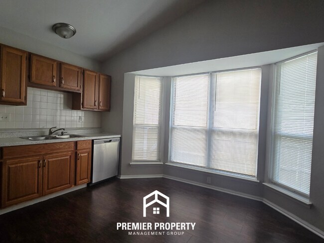 Building Photo - Stunning 3BR/2BA Florissant Home with Fireplace, 2-Car Garage & Fenced Yard!
