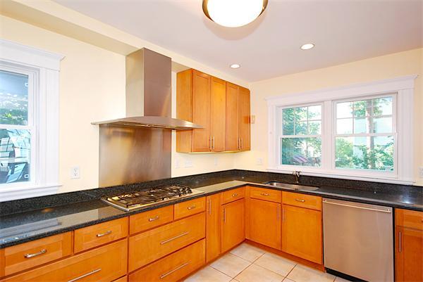 Building Photo - 111 Fayerweather St