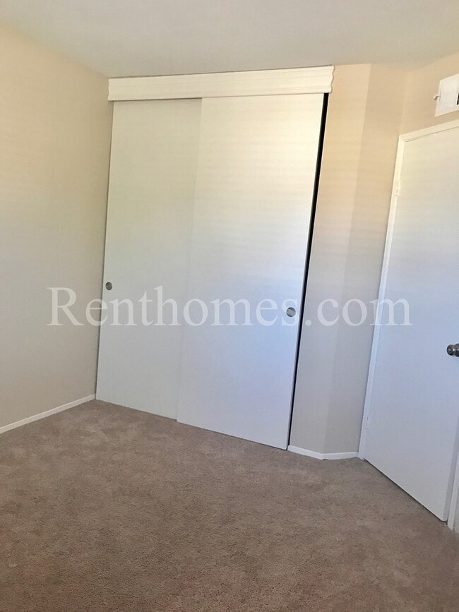 Building Photo - 13534 Longfellow Ln
