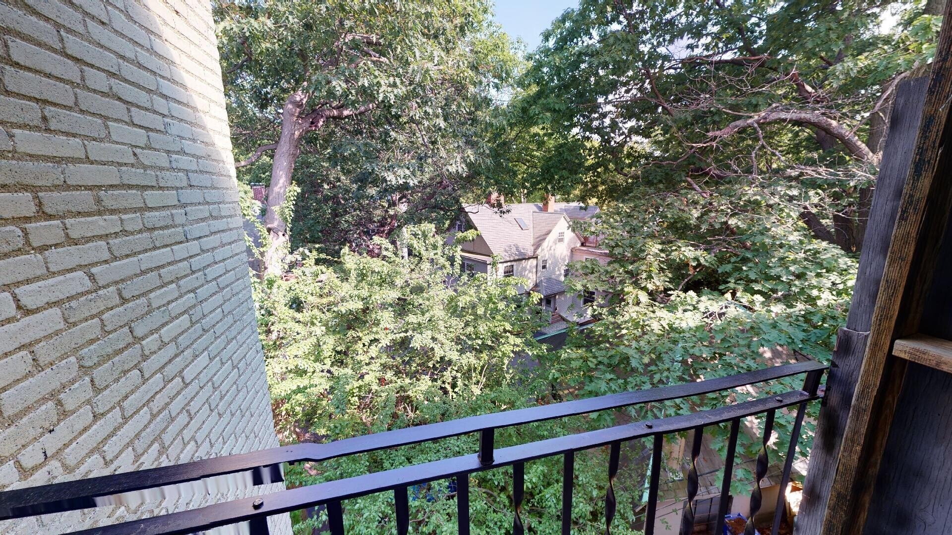 Building Photo - 120 Sutherland Rd