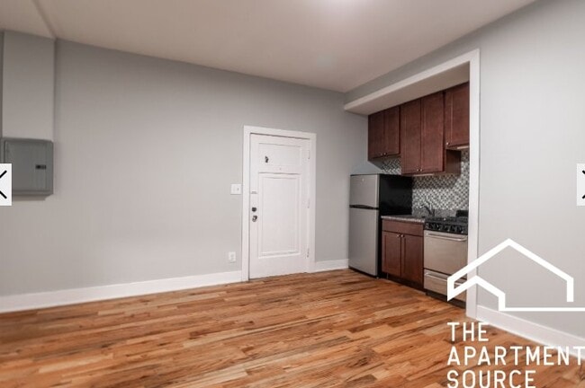 Building Photo - 4546 N Damen Ave