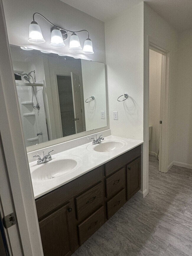 Building Photo - 75 Sweetgum Ln