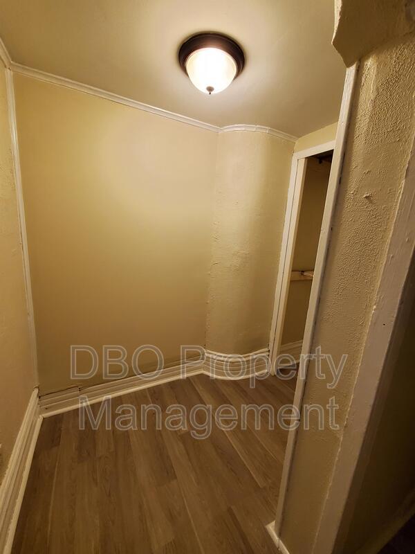 Building Photo - 157 6th Ave