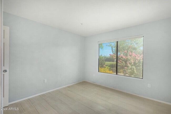 Building Photo - 9990 N Scottsdale Rd