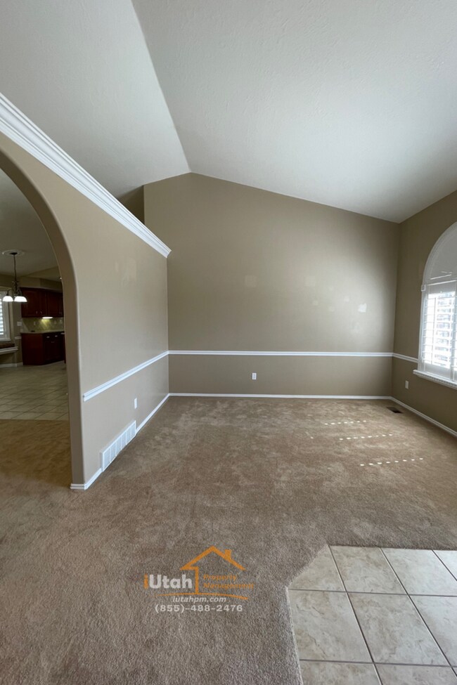 Building Photo - East Layton 6 Bdrm 3 Bth 2 car garage home.