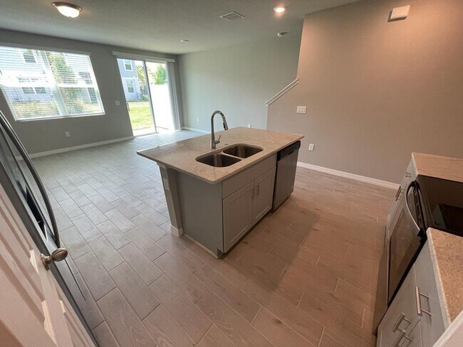 Building Photo - 513 Legacy Lp