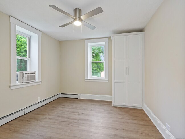 Building Photo - 333 Lenox Rd