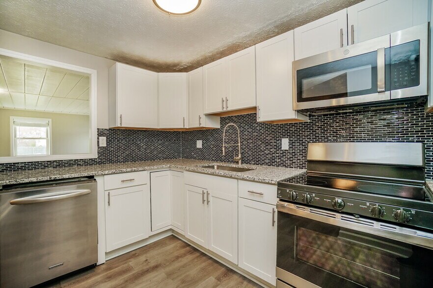 Building Photo - 2471 Mica Ct