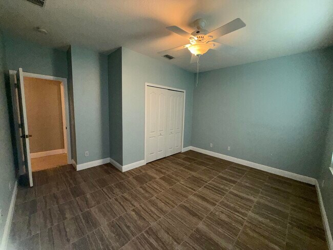 Building Photo - 1203 Scarlet Oak Cir