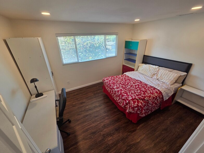 Primary Photo - 4319 Corral Canyon Rd