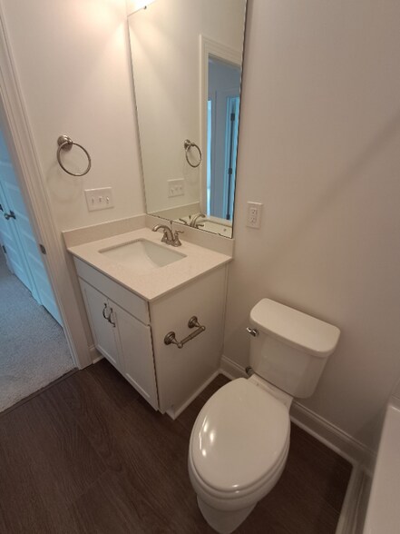 Building Photo - 602 Mkt Grv Dr